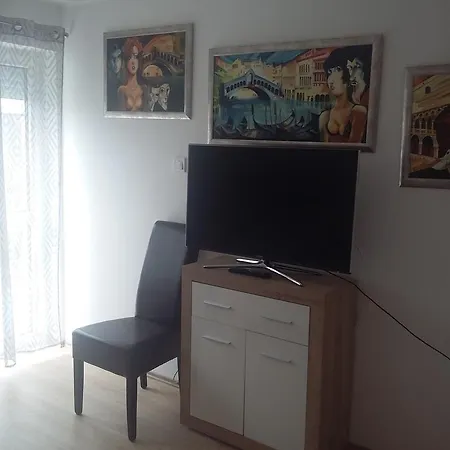 Apartament Li-do Vendeghaz