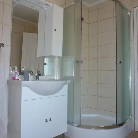 Apartament Li-do Vendeghaz