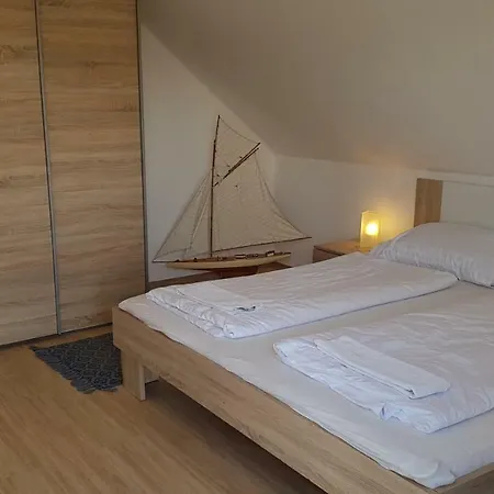 Apartament Li-do Vendeghaz